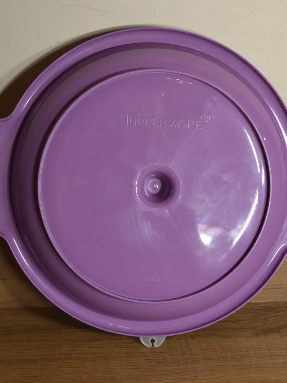 Vintage Tupperware 608-4, Purple Suzette Party divided tray‎ with lid & handle